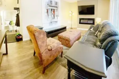 Image de Crew Furnished 3bdr Home Southeast Edmonton