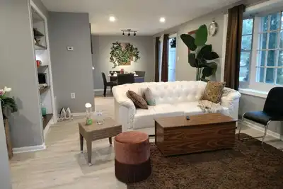 Cozy Beautiful Luxury Townhouse