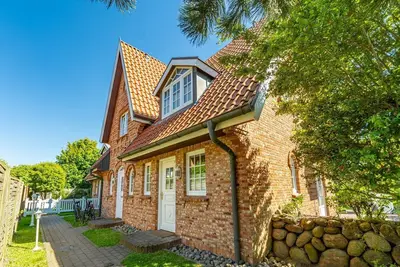 Image de Lörkis Lek - Holiday home for up to 4 persons with garden. - only 350 meters
