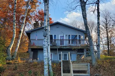 Image de \nLakefront home with Minnewawa view! Pontoon incl.