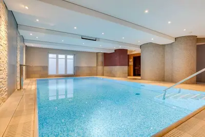 Image de App. Wellness - Zentrale Stadtwohnung für 4 Personen mit Terrasse und Wellnessbereich