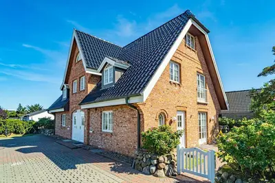 Image de Ammerland Whg. 2 - Spacious 3-room apartment for up to 4 persons, with balcony.