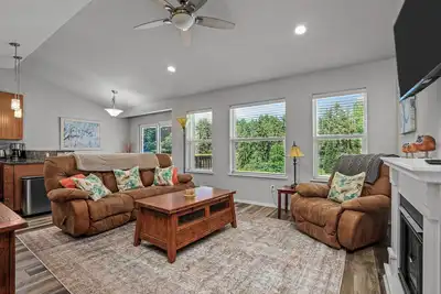 Image de Comforting, Quiet, Solar Pwr Home in Keizer Exurbs