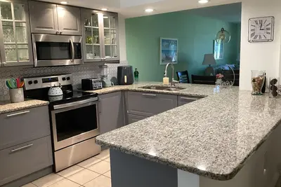 Image de Beaches Anna Maria island Img Tennis Bradenton Condo close to shops and eatery, s