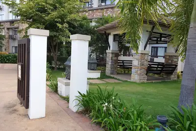 Homey Apartment |2br| 6pax | Beside Sm Mall