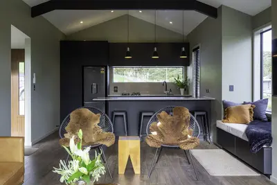 Image de Stunning new architectural tree-house in Richmond, Nelson
