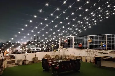 Image de lavish 2bhk with rooftop near igi airport