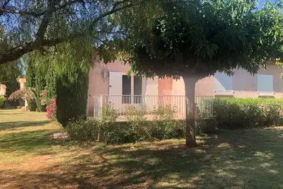 Image de Appartement dans villa jumelée à la campagne et 400 mètres de la mer