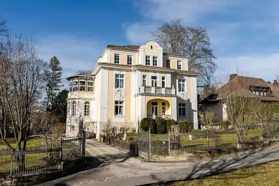 Image de Gallery in the coach house, 5 minutes' walk from the market square,