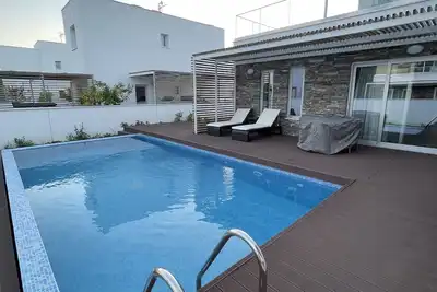 Image de Modern new build villa, walking distance to the beach