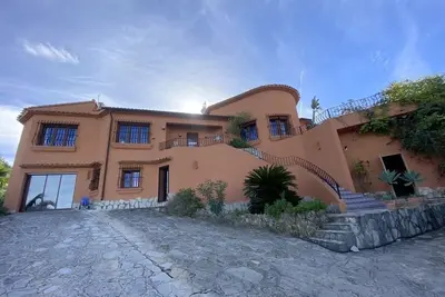 Image de Villa jolie et luxueuse  avec piscine privée et  vue superbe