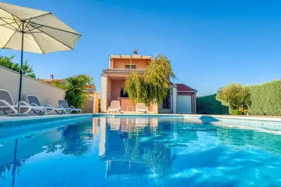 Image de Luxury Villa JERKOVIĆ With Heated Pool And Jacuzzi