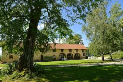 Image de Magnificent view of the lake • beautiful domain with swimming pool