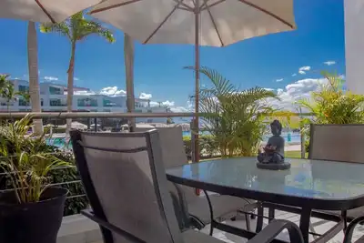 Image de Fully Equipped Beachfront Bliss  Two Room Apartment.