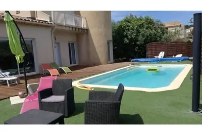 Image de Giens, T2 dans villa propriétaire avec piscine