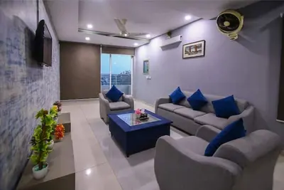 Image de 2 Bedroom Private Apartment opposite Dha Phase 8.