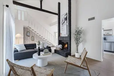 Image de Alameda · Scenic Mountain Getaway near Premier Golfing