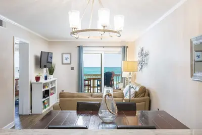 Image de Oceanfront Condo w/ Stunning Views and Pool Access
