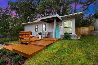 Stylish Bungalow, Walk to Uf, Bhg, Publix