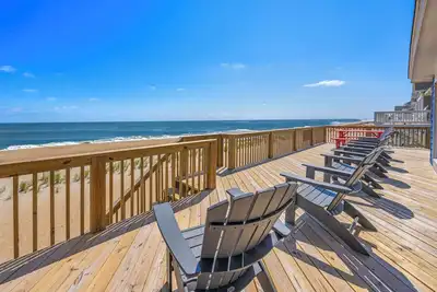 Image de Oceanfront Dog Friendly Home with Hot Tub, Game Room, and Direct Beach Access