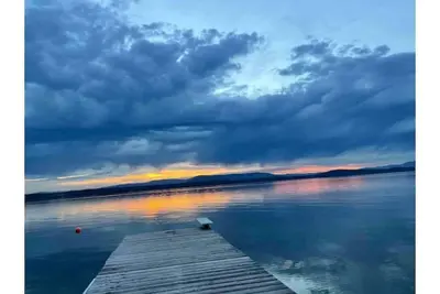 Image de Private Beach, Dock, Glorious Sunsets, Boat Slips!