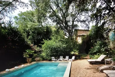 Image de Un Mas ancien entre vignes, garrigue et la mer!