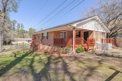 Image de Duke Captains’ Quarters 3br 2. 5ba @ American Village