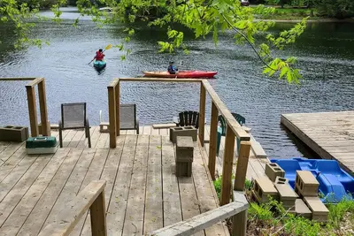 Image de Hummingbird - Waterfront Cottage on Muskoka River