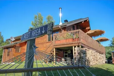 Image de Modern Cabin with stunning river views, hot tub