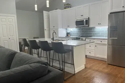 Image de New 2-Bedroom Apartment walk to Guilford College & close to Pti Airport