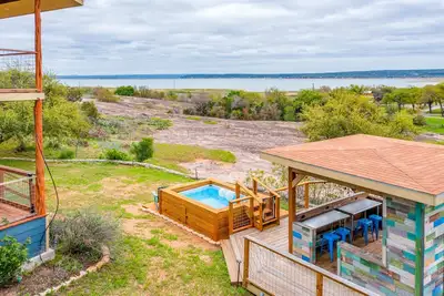 Image de Pool, Lake views, 5 King/3. 5b, outdoor Cabana