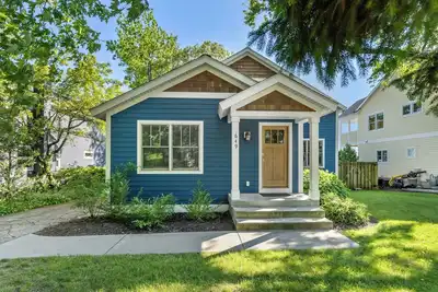 Spacious 5br, 3ba Waterfront Home w/Fenced Backyard & Private Boat Dock