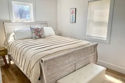 Image de Light Filled Cottage Getaway