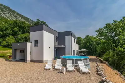 Image de Belle maison Ă Drivenik avec WiFi