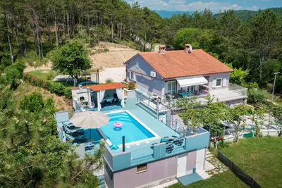 Image de Superbe maison à Cerovlje avec cuisine