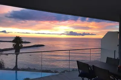 Image de Nepita- Pieds dans l'eau-vue mer-clim-wi-fi