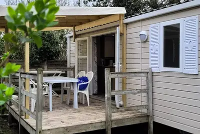 Image de Mobilhome Happy 26m² Confort+ - 2 chambres + terrasse couverte + Tv 4 personnes