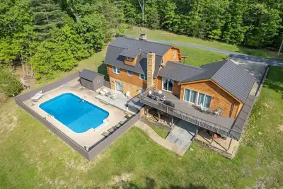 Image de Have it All, Heated Pool, Hot Tub & Secluded Lake!