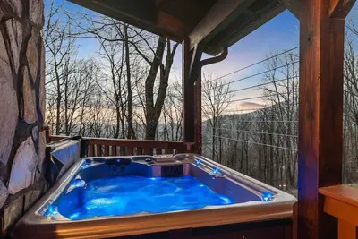 Image de Jacuzzi / Views of Grandfather Mountain / Secluded