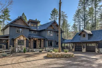 Image de The Otter Side - Pet Friendly | CreekFront | Mountain Modern Luxury