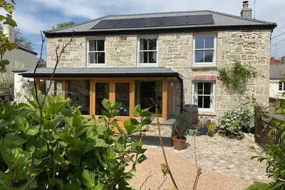 Image de Woodbine Cottage, pet friendly, with open fire in Mylor Bridge