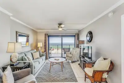 Image de Gulf-Front | Sleeps 9 | 3rd Floor View | Private Beach Access | Dual Balcony Walk-Outs