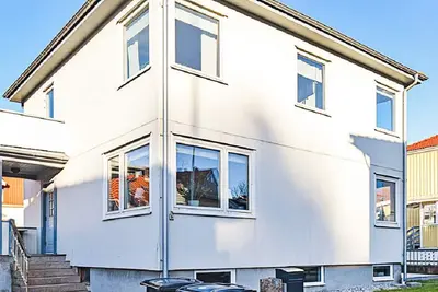 Image de Villa en ville près de la mer et de la plage