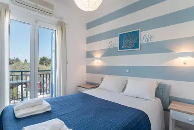 Image de Studio 'Livadia Seaside Studios 7' avec terrasse partagée, Wi-Fi et climatisation