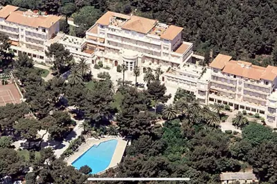 Image de Rsd Mt of the Birds. The ideal for Vs Resource with family :)