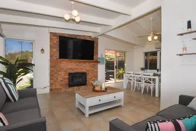 Image de Ideal spacious family holiday home in the heart of Rye, close to Bay and Ocean beaches.