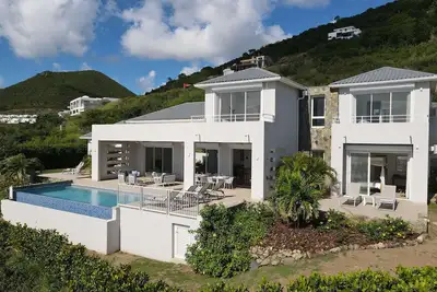 Image de Aqua (3/4 Rooms) Luxury villa