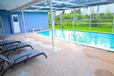 Image de Charming, Spacious and Newly Renovated Home in the Heart of Sunrise!