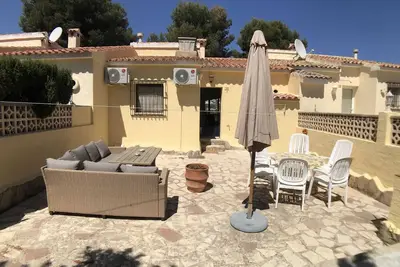 Maison près de la plage avec piscine commune