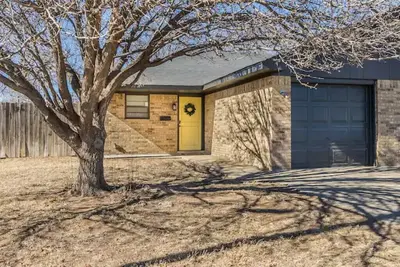 Image de Yellow City Retreat near hospitals, dining & I-40!